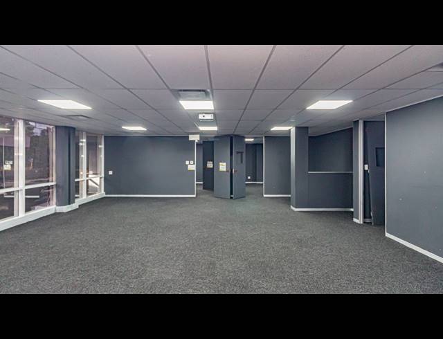 242M² OFFICE TO LET IN FERNDALE